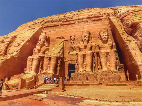  Abu Simbel Tempel: Ett mäktigt testamente till farao Ramses II:s ego!